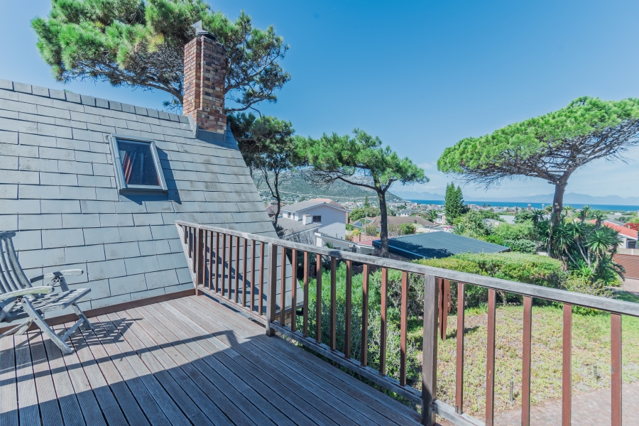 4 Bedroom Property for Sale in Fish Hoek Western Cape